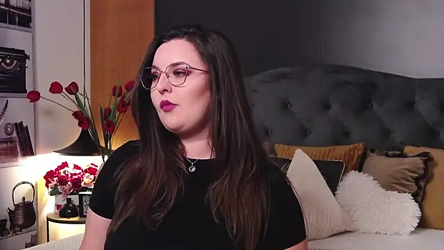 Mia Swano online show from 10/07/25, 11:46