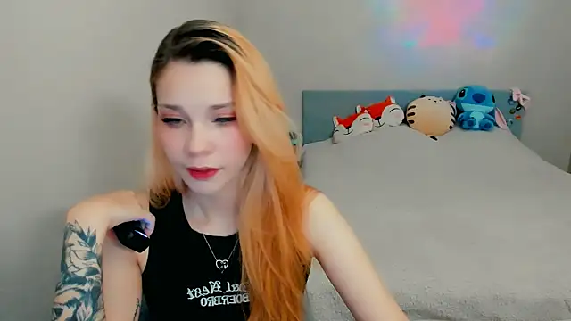 Snapshot of Kitten_Alissa chatting on 10/11/25, 07:23 Kitten Alissa online show from 10/11/25, 07:23