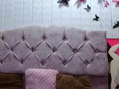 Emiily Johamson online show from 09/16/25, 01:50