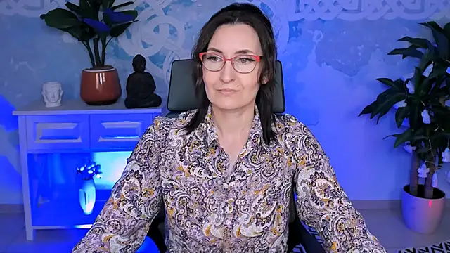 UnaTerra online show from 10/31/25, 09:10