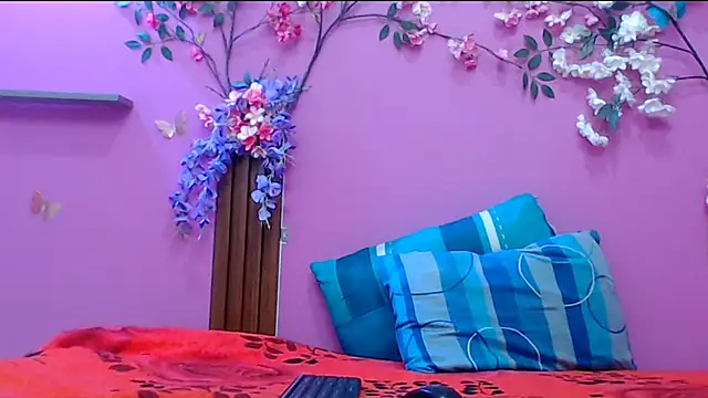 skinnysofia18 online show from 10/23/25, 12:59