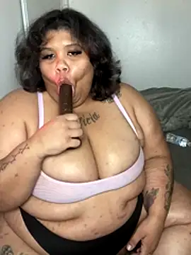 Snapshot of BlaxicanaMami chatting on 11/30/25, 10:03 BlaxicanaMami online show from 11/30/25, 10:03