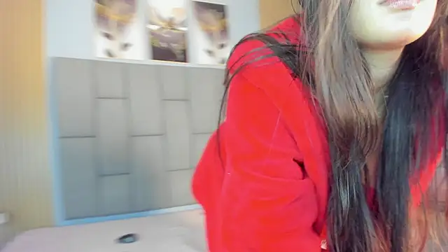 Stefany gonzales  online show from 10/12/25, 12:48