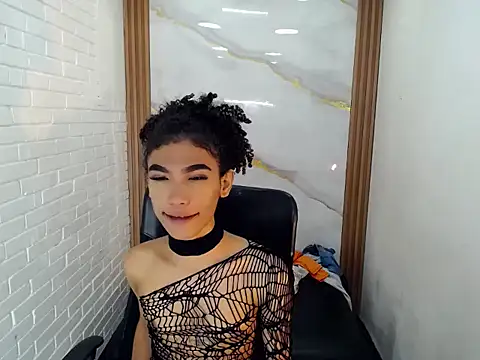 Penelopee Rouse online show from 10/16/25, 08:21