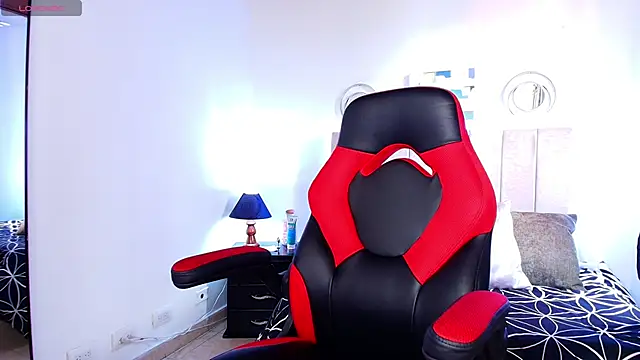 Naomi Redd online show from 11/04/25, 07:35