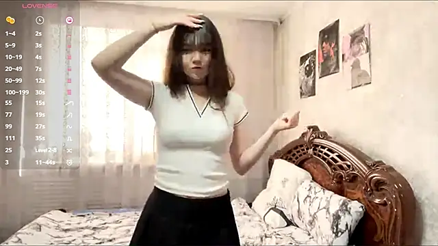 Pikmigirl18 online show from 10/26/25, 07:36