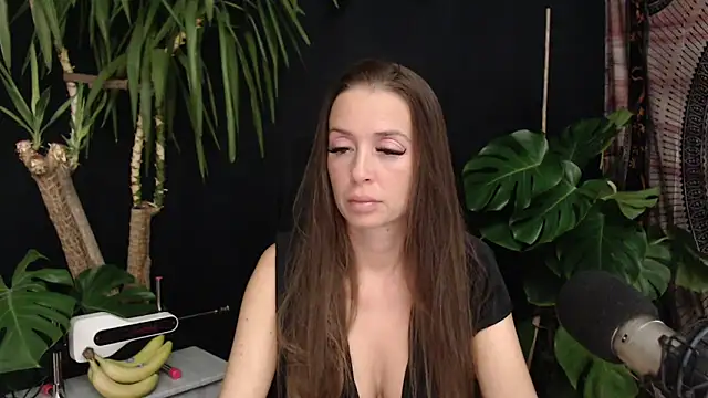 lola skyxh online show from 11/14/25, 09:57