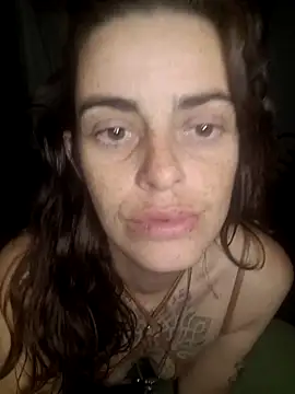 Snapshot of Almendrasexy chatting on 10/20/25, 04:57 Almendrasexy online show from 10/20/25, 04:57
