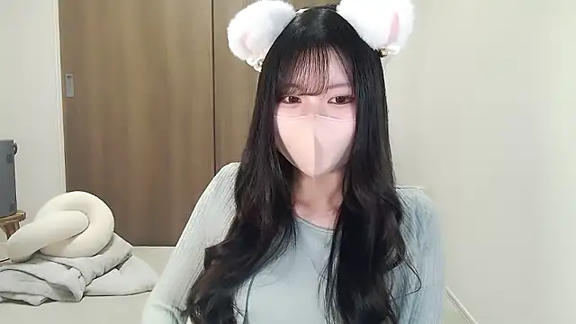 Snapshot of moka-neko chatting on 10/22/25, 11:32 moka-neko online show from 10/22/25, 11:32