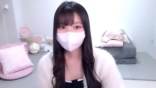 Snapshot of moka-neko chatting on 11/14/25, 05:22 moka-neko online show from 11/14/25, 05:22