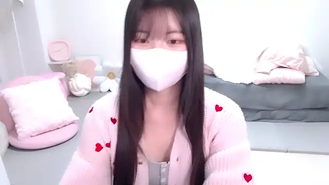 Snapshot of moka-neko chatting on 11/16/25, 05:18 moka-neko online show from 11/16/25, 05:18