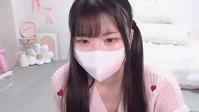 Snapshot of moka-neko chatting on 11/27/25, 05:04 moka-neko online show from 11/27/25, 05:04