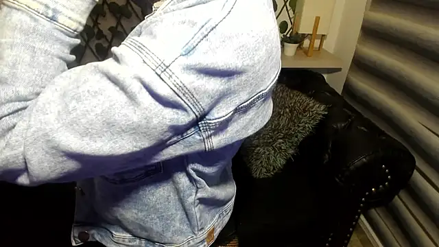 ASHLEY QUALLEY online show from 10/31/25, 02:56