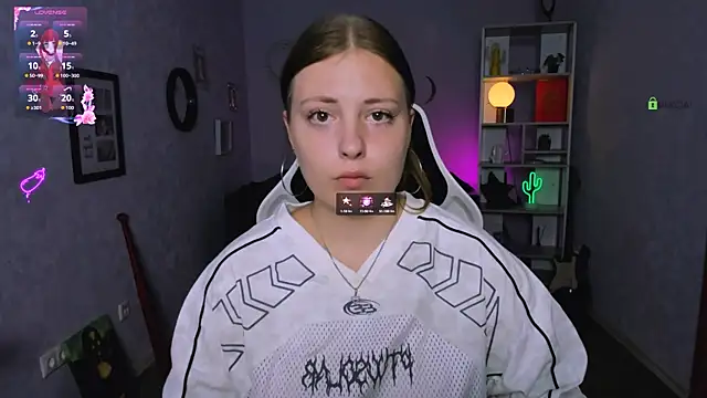 Snapshot of melani_bumm chatting on 09/22/25, 05:42 melani bumm online show from 09/22/25, 05:42