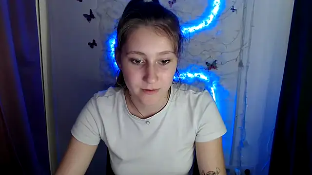 Snapshot of Milka_kamila chatting on 09/10/25, 11:54 Milka kamila online show from 09/10/25, 11:54