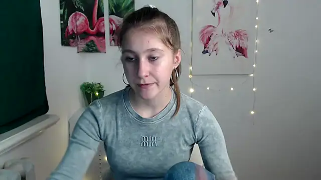 Snapshot of Milka_kamila chatting on 10/07/25, 12:35 Milka kamila online show from 10/07/25, 12:35