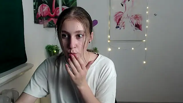 Snapshot of Milka_kamila chatting on 10/09/25, 12:58 Milka kamila online show from 10/09/25, 12:58