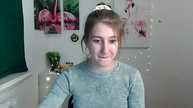 Snapshot of Milka_kamila chatting on 10/13/25, 01:33 Milka kamila online show from 10/13/25, 01:33