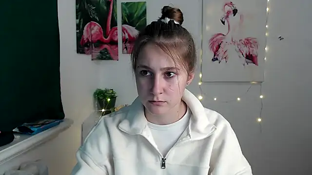 Snapshot of Milka_kamila chatting on 10/25/25, 12:23 Milka kamila online show from 10/25/25, 12:23