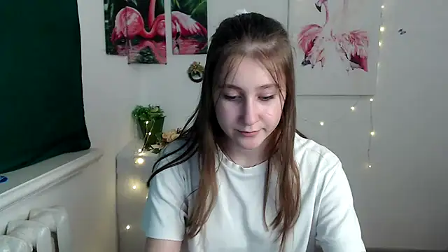 Snapshot of Milka_kamila chatting on 10/27/25, 01:26 Milka kamila online show from 10/27/25, 01:26