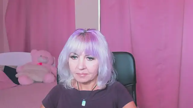 Snapshot of MissVall chatting on 09/10/25, 03:12 MissVall online show from 09/10/25, 03:12