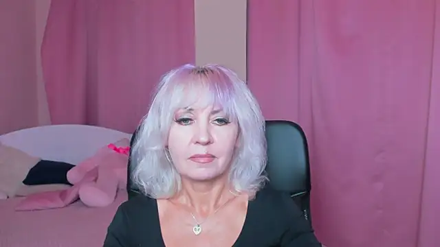 Snapshot of MissVall chatting on 09/17/25, 03:46 MissVall online show from 09/17/25, 03:46