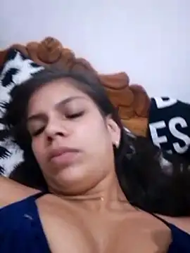 Snapshot of estefanyabreu chatting on 10/21/25, 10:54 estefanyabreu online show from 10/21/25, 10:54