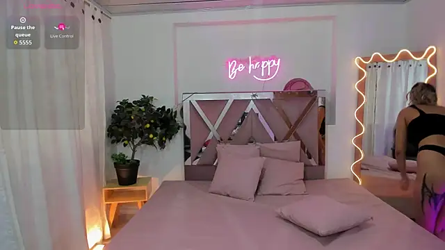 Kenndal tay online show from 10/07/25, 07:22