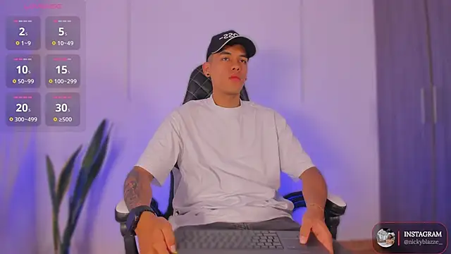 Nickyblazze  online show from 11/18/25, 12:42