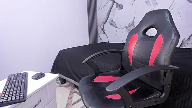 Hillarytonsonx online show from 09/13/25, 12:27