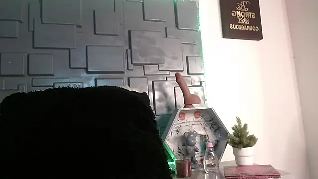 Trinity Knox online show from 09/30/25, 06:13