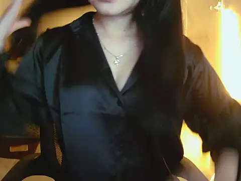 Snapshot of Ngoc_Quynh_18 chatting on 09/24/25, 04:21 Ngoc Quynh 18 online show from 09/24/25, 04:21