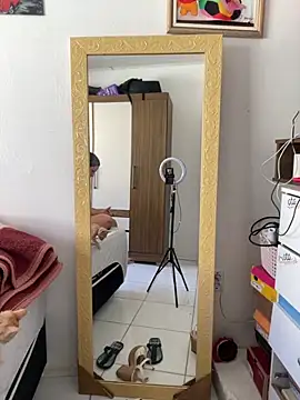 Snapshot of cat9269 chatting on 11/10/25, 05:23 cat9269 online show from 11/10/25, 05:23