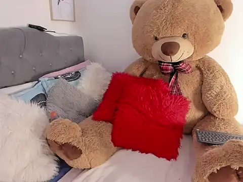 Elyross1  online show from 11/03/25, 09:38