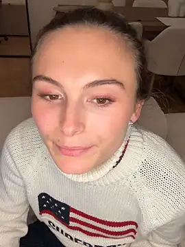 SophiiaStarr online show from 10/07/25, 06:38