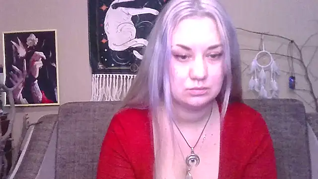 Snapshot of Royyaa chatting on 11/25/25, 01:55 Royyaa online show from 11/25/25, 01:55