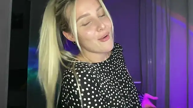 Sasha yourdream online show from 10/18/25, 09:15