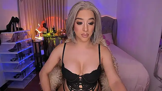 Snapshot of Dream_Goddess chatting on 11/03/25, 04:03 Dream Goddess online show from 11/03/25, 04:03