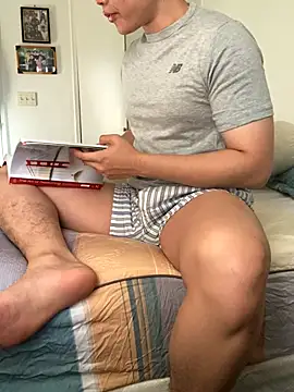 Pikachu19yo online show from 11/02/25, 12:02