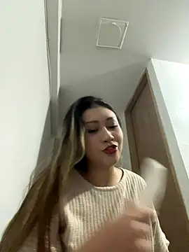 Amadora rose online show from 10/29/25, 12:35