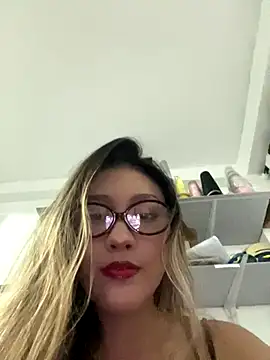 Amadora rose online show from 11/23/25, 12:21