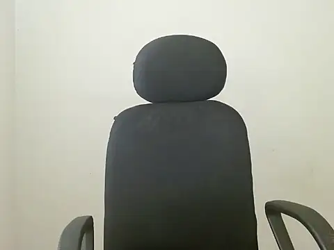 priya 022 online show from 10/17/25, 04:59