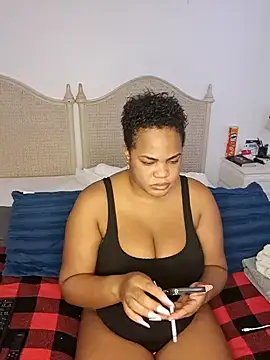 Snapshot of Kream_Cherry chatting on 09/17/25, 05:47 Kream Cherry online show from 09/17/25, 05:47