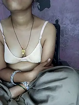 Snapshot of Komal-Rajput chatting on 11/11/25, 10:21 Komal-Rajput online show from 11/11/25, 10:21