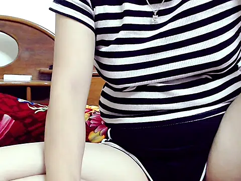 Ami 8x online show from 10/09/25, 03:32