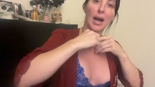 NurseStephania online show from 11/01/25, 05:09