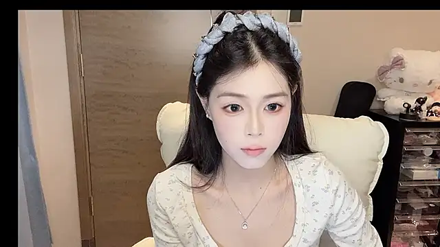 Koi-00 online show from 11/15/25, 11:21