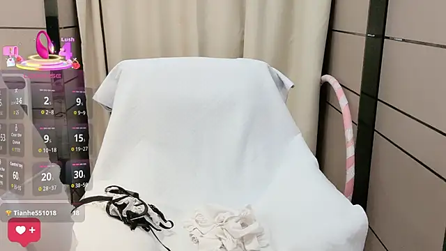  Ling Ling online show from 10/31/25, 11:33