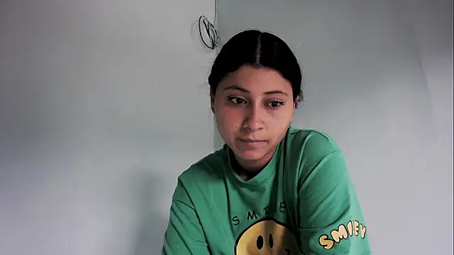 Snapshot of luna1964 chatting on 11/18/25, 08:13 luna1964 online show from 11/18/25, 08:13