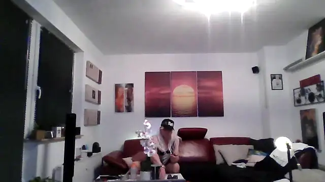 Snapshot of hellgirl1980 chatting on 10/07/25, 02:09 hellgirl1980 online show from 10/07/25, 02:09